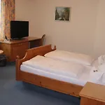 Huber Hotel *